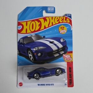 Hot Wheels Blue '96 Dodge Viper GTS Toy Car - Then And Now